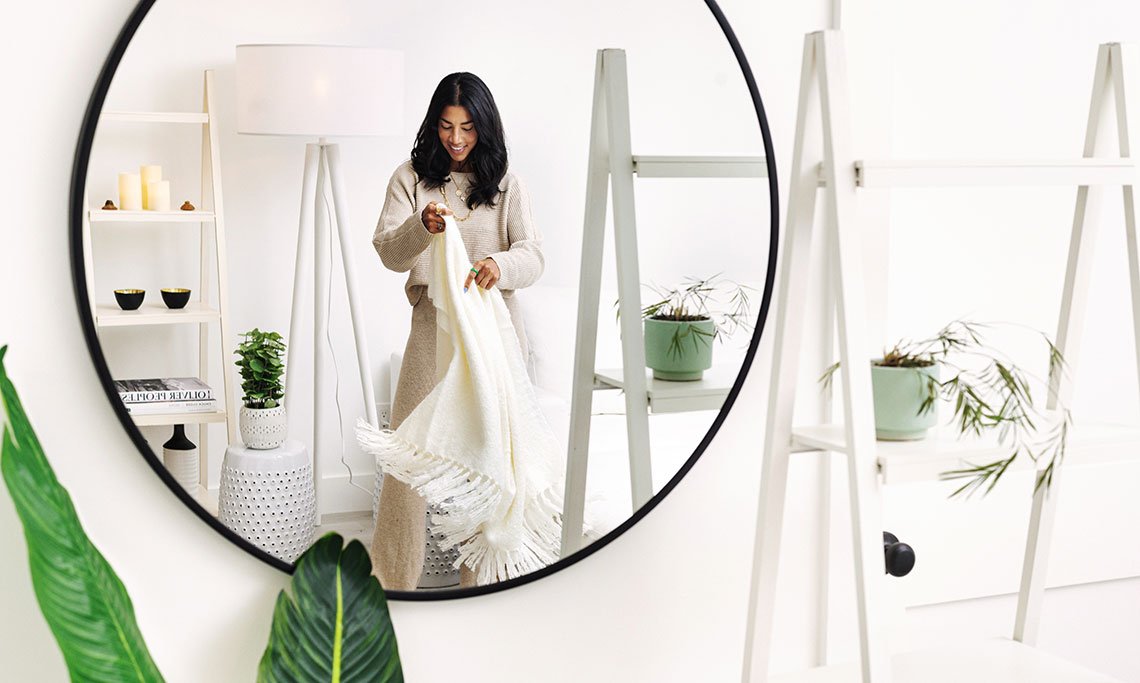 hannah_mirror_new.jpg