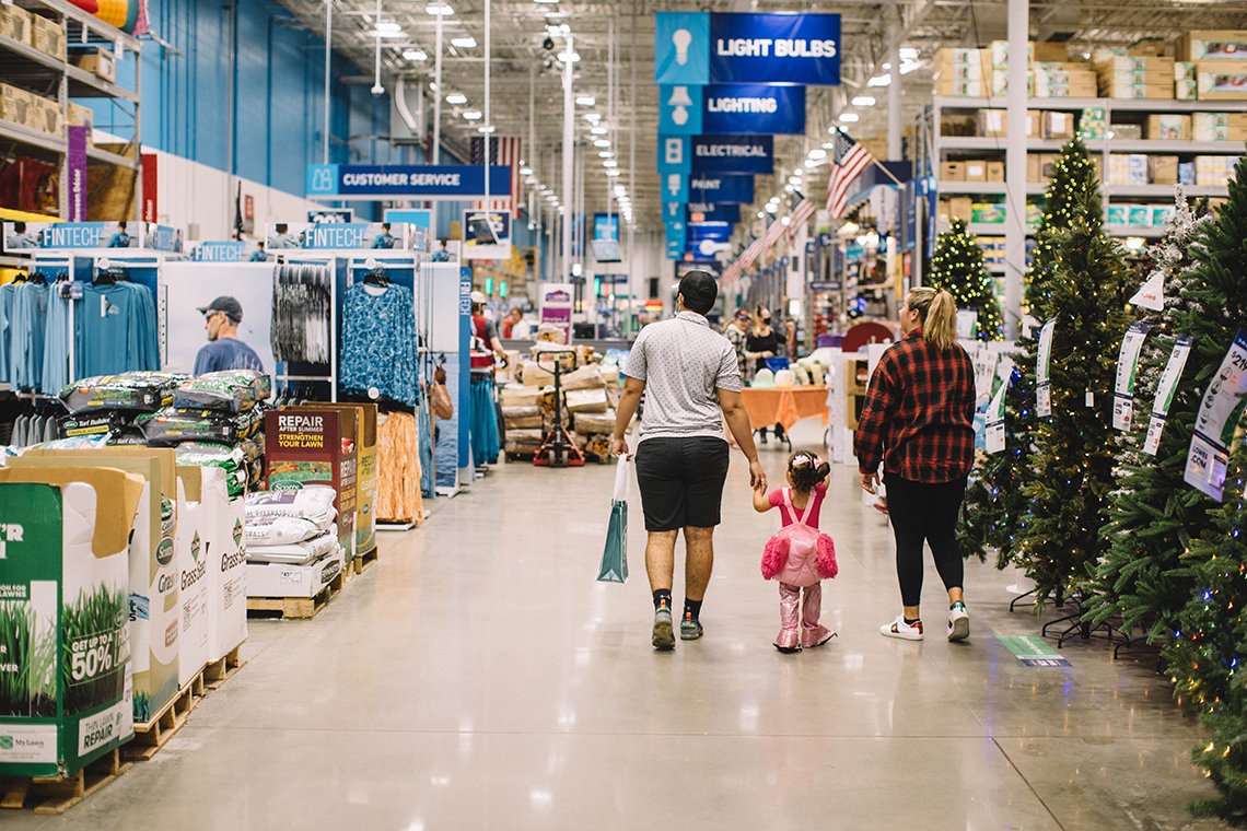 Lowe's Halloween in-store event 2021