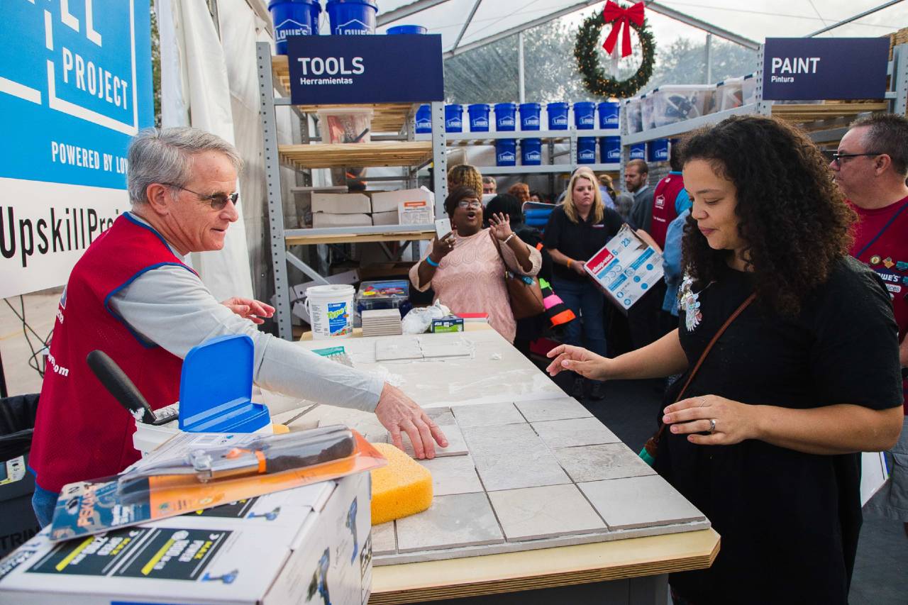 lowes-houston-todayshow-337-2.jpg