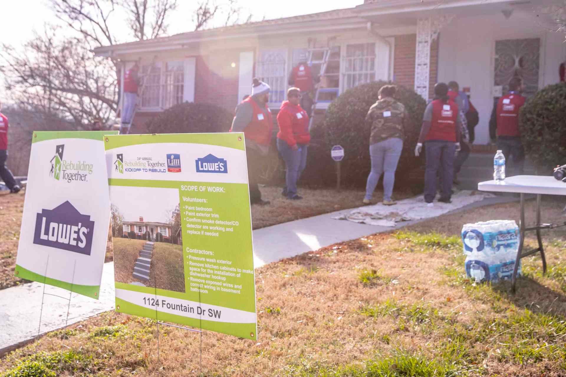 More than 100 volunteers from Lowes